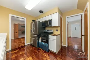 210 S Gladstone Ave, Aurora, IL 60506 - Photo 4