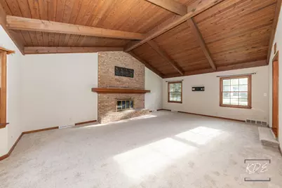 210 S Gladstone Avenue, Aurora, IL 60506 - Photo 14