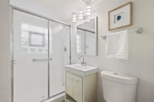 221 W Sheridan Pl, Lake Bluff, IL 60044 - Photo 20