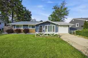 6 Beacon Ave, Romeoville, IL 60446 - Photo 2