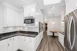 1454 W Cuyler Ave, Chicago, IL 60613 - Photo 12
