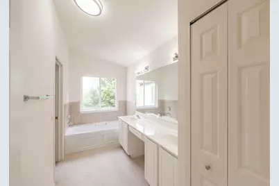 1716 Normandy Woods Court, Grayslake, IL 60030 - Photo 12