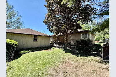 1006 N Sangamon Avenue, Gibson City, IL 60936 - Photo 12