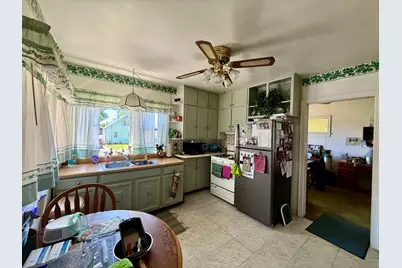 1006 N Sangamon Avenue, Gibson City, IL 60936 - Photo 2