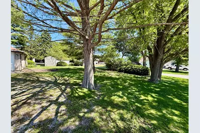 1006 N Sangamon Avenue, Gibson City, IL 60936 - Photo 22