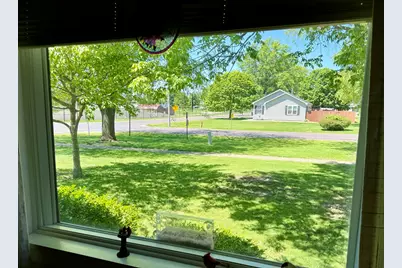 1006 N Sangamon Avenue, Gibson City, IL 60936 - Photo 6
