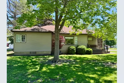 1006 N Sangamon Avenue, Gibson City, IL 60936 - Photo 1