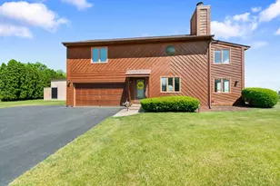 216 Sunshine Dr, Bolingbrook, IL 60490 - Photo 1