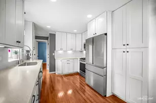 128 N Hale Ave, Bartlett, IL 60103 - Photo 4