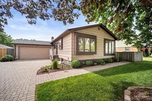 128 N Hale Ave, Bartlett, IL 60103 - Photo 1