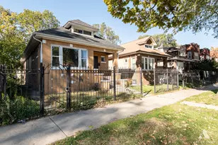 8136 S Manistee Ave, Chicago, IL 60617 - Photo 1