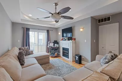 7050 N Damen Avenue #3S, Chicago, IL 60645 - Photo 4