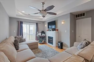 7050 N Damen Ave, Chicago, IL 60645 - Photo 4