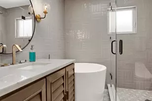 1621 W Rosehill Dr, Chicago, IL 60660 - Photo 50