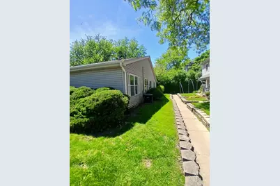12 Fernwood Drive #O, Bolingbrook, IL 60440 - Photo 8