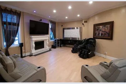 7016 N East Prairie Road, Lincolnwood, IL 60712 - Photo 8