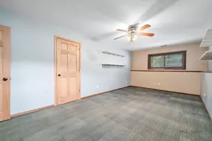 829 Colony Ct, Lindenhurst, IL 60046 - Photo 32
