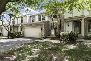 4501 Opal Dr, Hoffman Estates, IL 60192 - Photo 2