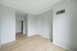 1 E 8th St, Chicago, IL 60605 - Photo 16