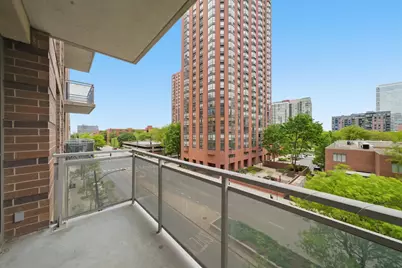 1 E 8th Street #302, Chicago, IL 60605 - Photo 2