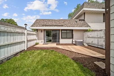 1289 Court D, Hanover Park, IL 60133 - Photo 14