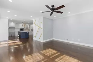 317 Vincent Pl, Elgin, IL 60123 - Photo 6