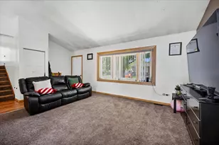 535 Garnett Ave, Winthrop Harbor, IL 60096 - Photo 4