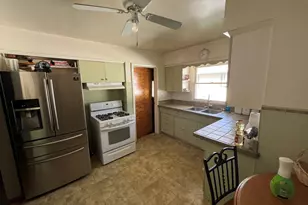 555 Elsie Ave, Crest Hill, IL 60403 - Photo 2
