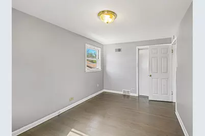 350 Carey Court, Chicago Heights, IL 60411 - Photo 4