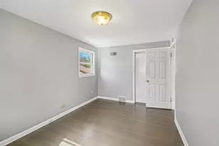 350 Carey Ct, Chicago Heights, IL 60411 - Photo 4