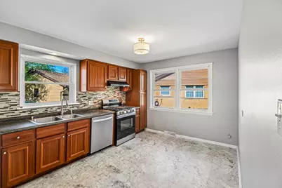 350 Carey Court, Chicago Heights, IL 60411 - Photo 2