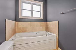 5691 W Higgins Ave, Chicago, IL 60630 - Photo 10
