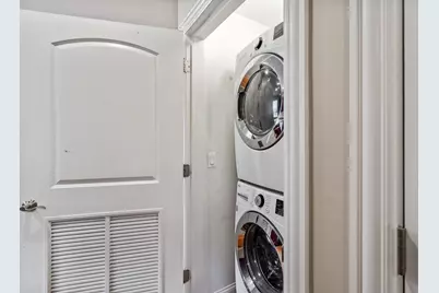 5691 W Higgins Avenue #2W, Chicago, IL 60630 - Photo 14