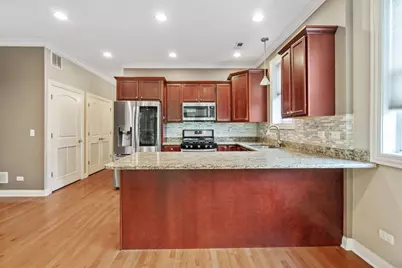 5691 W Higgins Avenue #2W, Chicago, IL 60630 - Photo 4