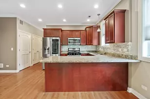 5691 W Higgins Ave, Chicago, IL 60630 - Photo 4