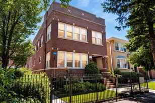 4821 W Cornelia Ave, Chicago, IL 60641 - Photo 1