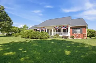 2102 Laurel Park Pl, Champaign, IL 61822 - Photo 2