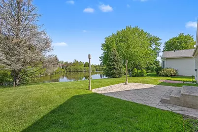 8 Greenvale Road SE, Vernon Hills, IL 60061 - Photo 6
