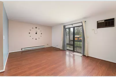 425 Berkshire Drive #16, Crystal Lake, IL 60014 - Photo 2