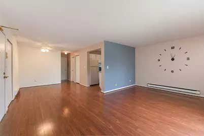425 Berkshire Drive #16, Crystal Lake, IL 60014 - Photo 4
