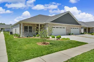 512 S 6th St, Fairbury, IL 61739 - Photo 2