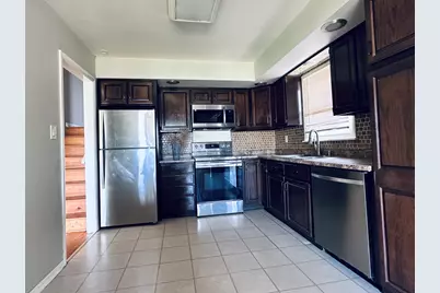 704 Laramie Avenue, Wilmette, IL 60091 - Photo 2
