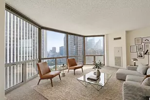 222 N Columbus Dr, Chicago, IL 60601 - Photo 2