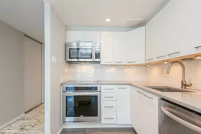 175 E Delaware Place #5308, Chicago, IL 60611 - Photo 4