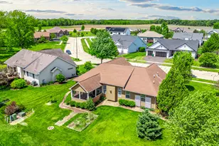 1418 Beach Ln, Sycamore, IL 60178 - Photo 8
