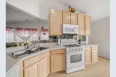 377 Bay Tree Circle, Vernon Hills, IL 60061 - Photo 16