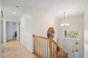 377 Bay Tree Cir, Vernon Hills, IL 60061 - Photo 8
