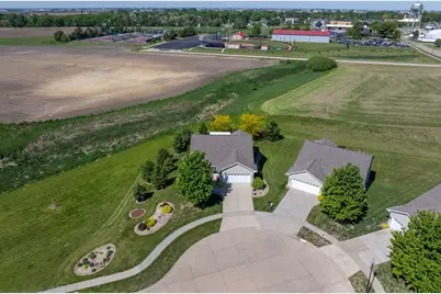 602 E Sheridan Drive, Eldridge, IA 52748 - Photo 46