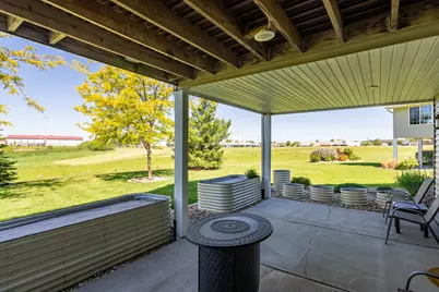602 E Sheridan Drive, Eldridge, IA 52748 - Photo 38