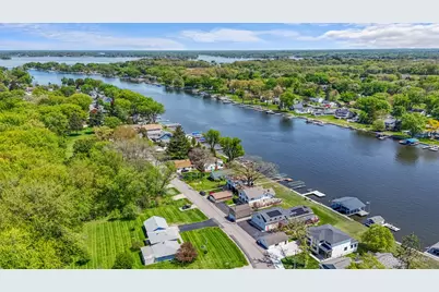 1617 Sunnyside Beach Drive, Johnsburg, IL 60051 - Photo 18